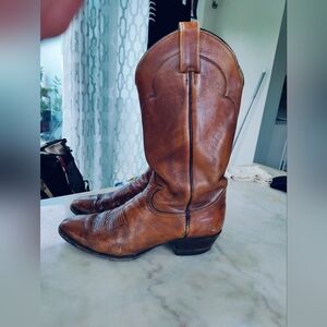 Tony lama cowboy boot (9.5b)